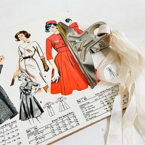 [Butterick] Vintage MCM Dress Sewing Pattern Counter Book Altered Clipboard